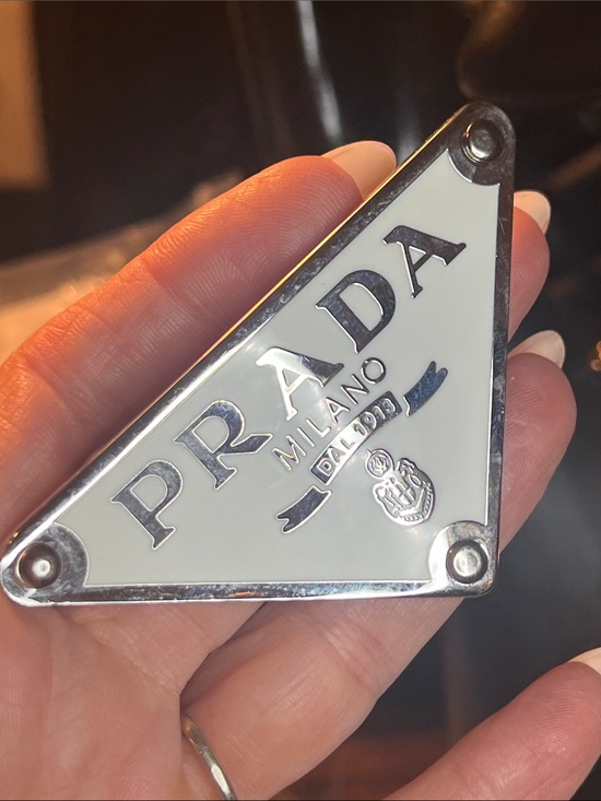 None Accessories - White and Silver Triangle Logo Hair Clip